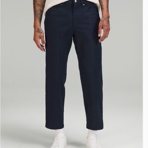 Lululemon’s Utilitech ABC Cropped Pant Relaxed Size 28 Navy